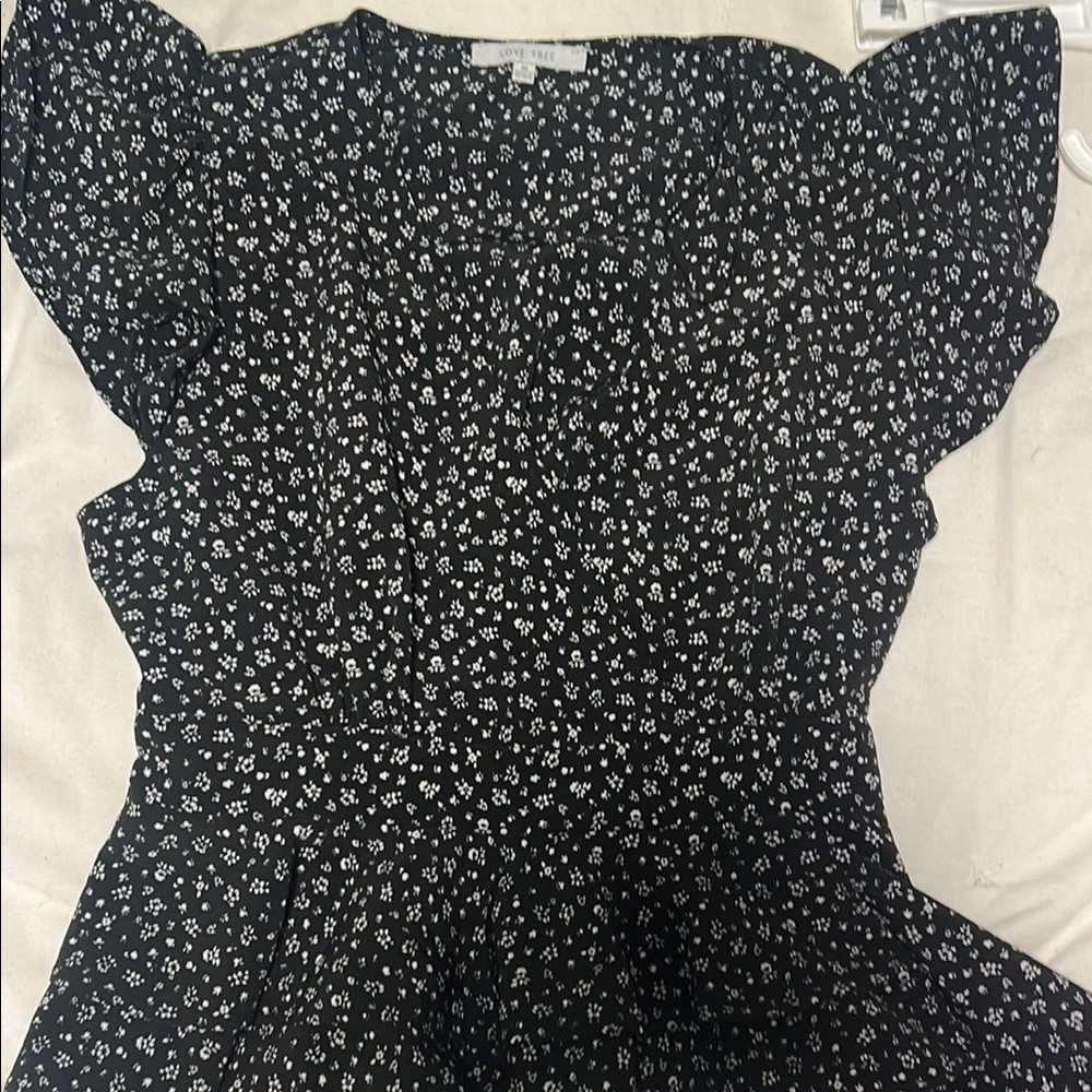Versona Black and White Floral Top